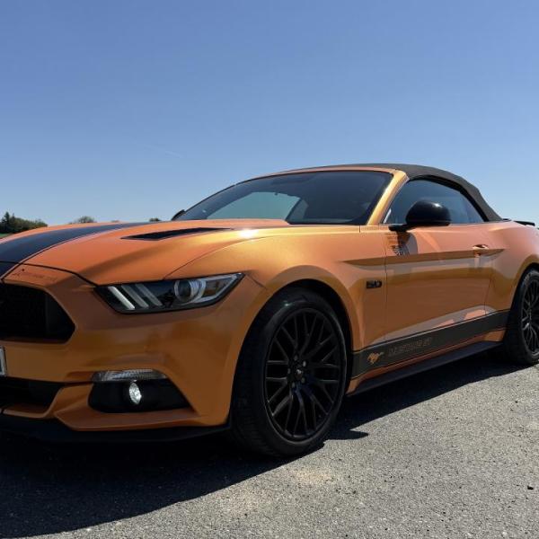 Ford Mustang GT - 999.999,-Kč