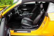 Pronájem Ford Mustang GT 5.0 oranžová cabrio evropská verze 450 koní